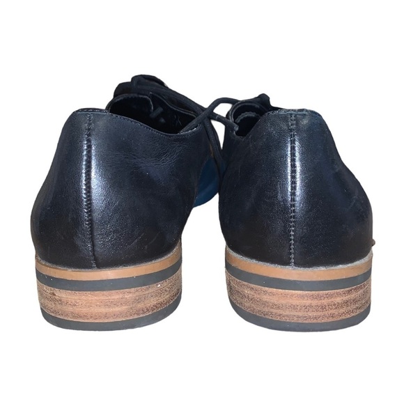 Kate Spade “Saturday” Two Toned Oxford Shoe - Picture 9 of 11